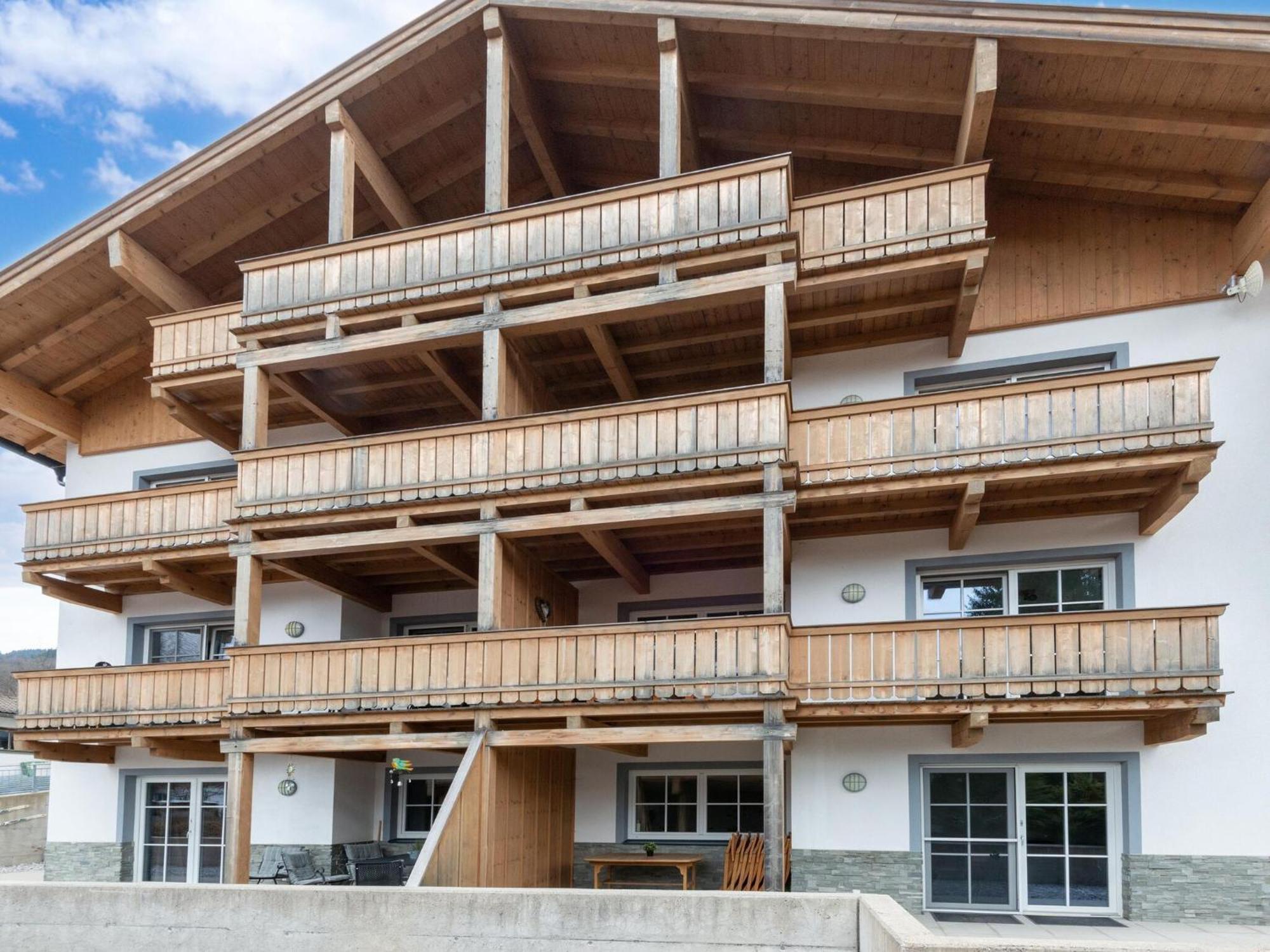 Luxury Penthouse With Balcony Ski Storage Carport Lift Apartamento Brixen im Thale Exterior foto