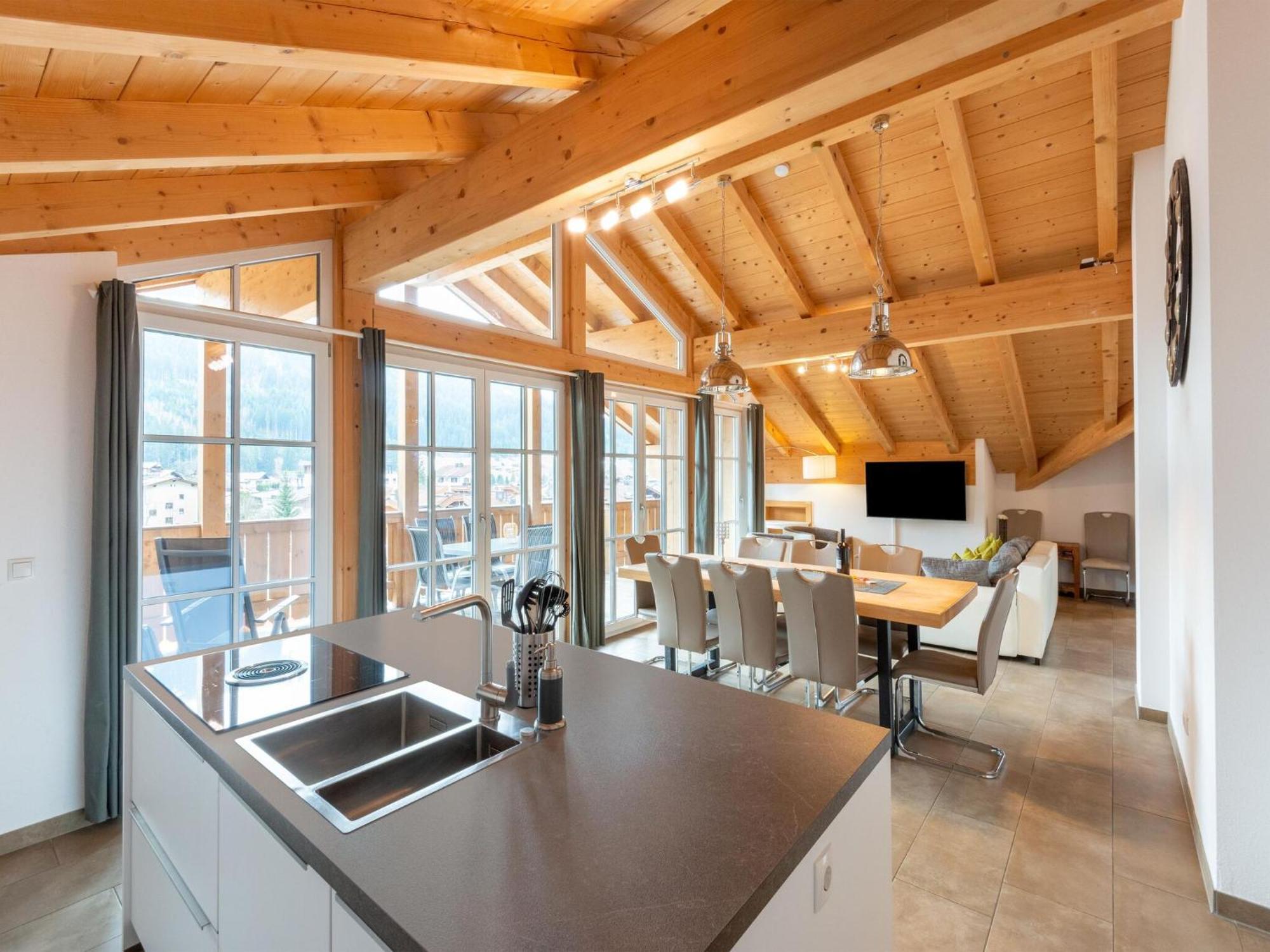 Luxury Penthouse With Balcony Ski Storage Carport Lift Apartamento Brixen im Thale Exterior foto