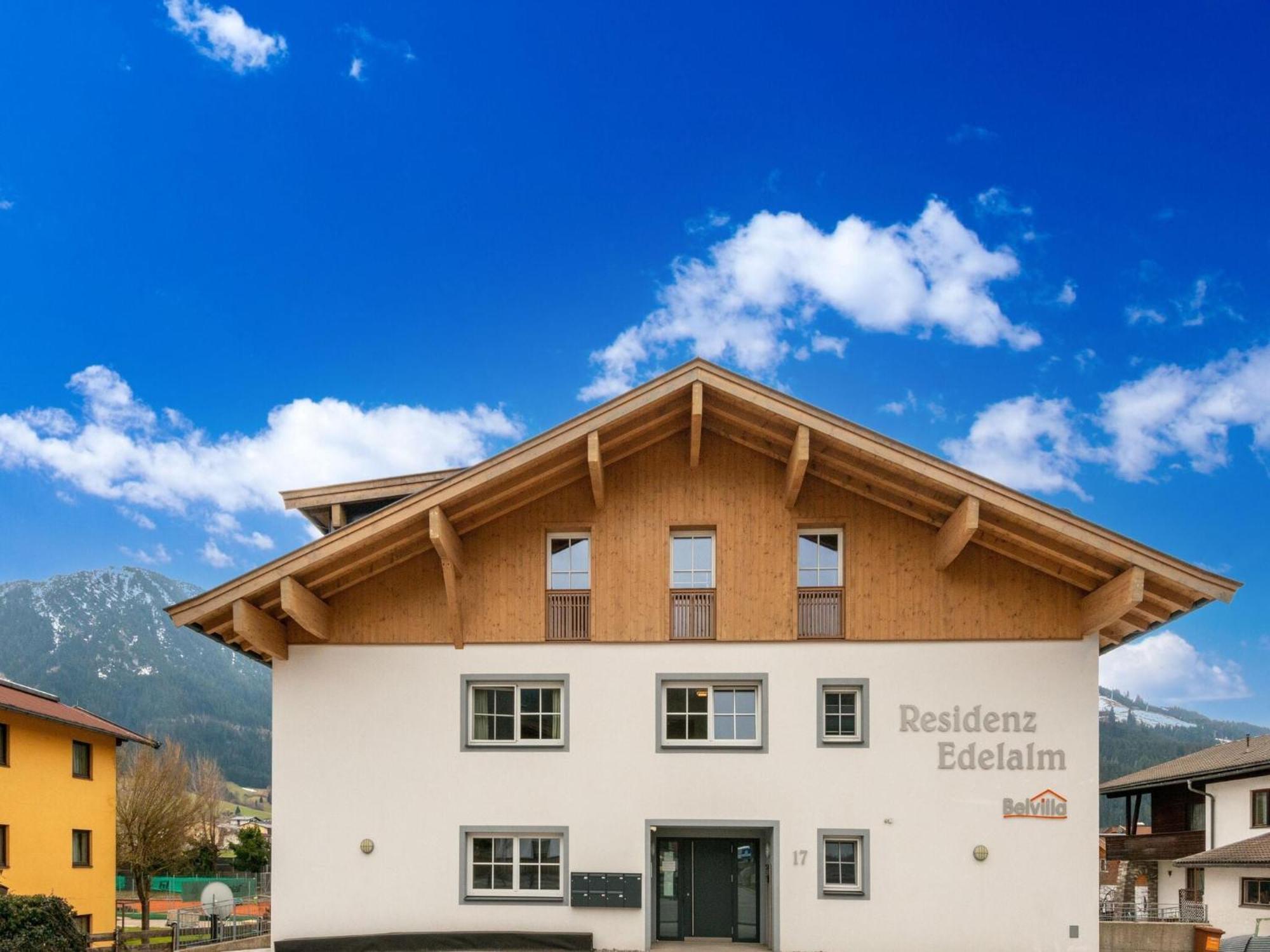 Luxury Penthouse With Balcony Ski Storage Carport Lift Apartamento Brixen im Thale Exterior foto