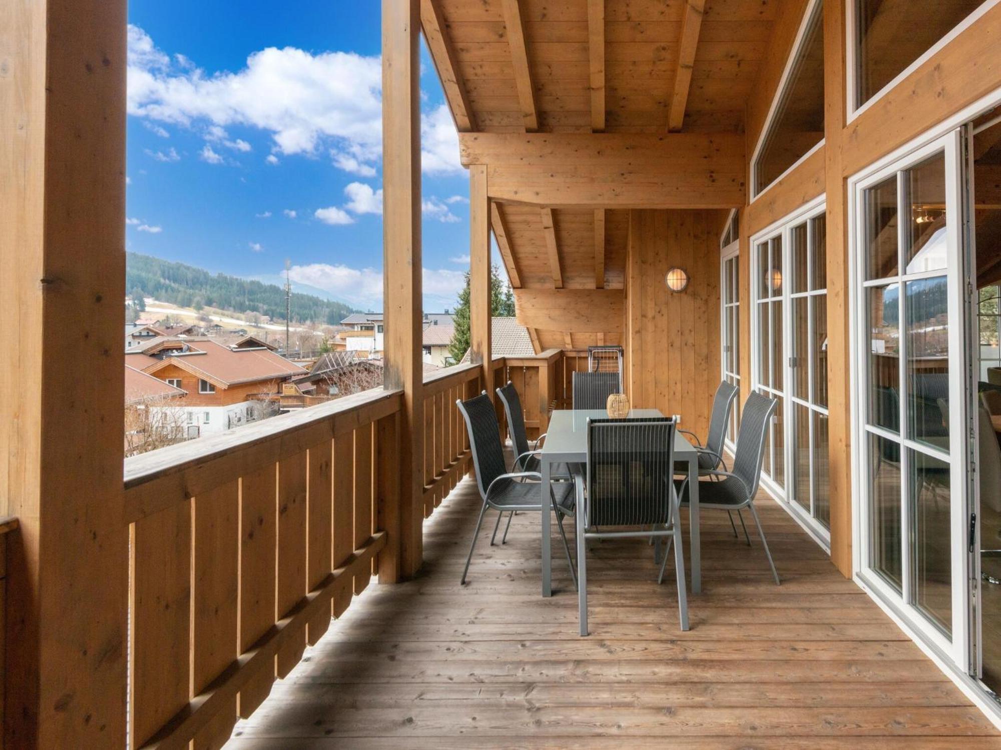 Luxury Penthouse With Balcony Ski Storage Carport Lift Apartamento Brixen im Thale Exterior foto