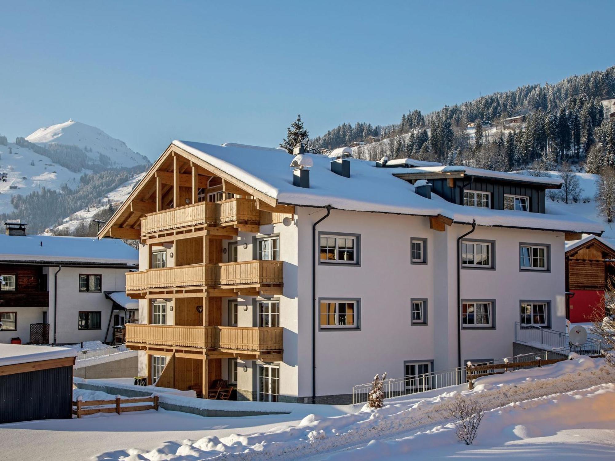 Luxury Penthouse With Balcony Ski Storage Carport Lift Apartamento Brixen im Thale Exterior foto